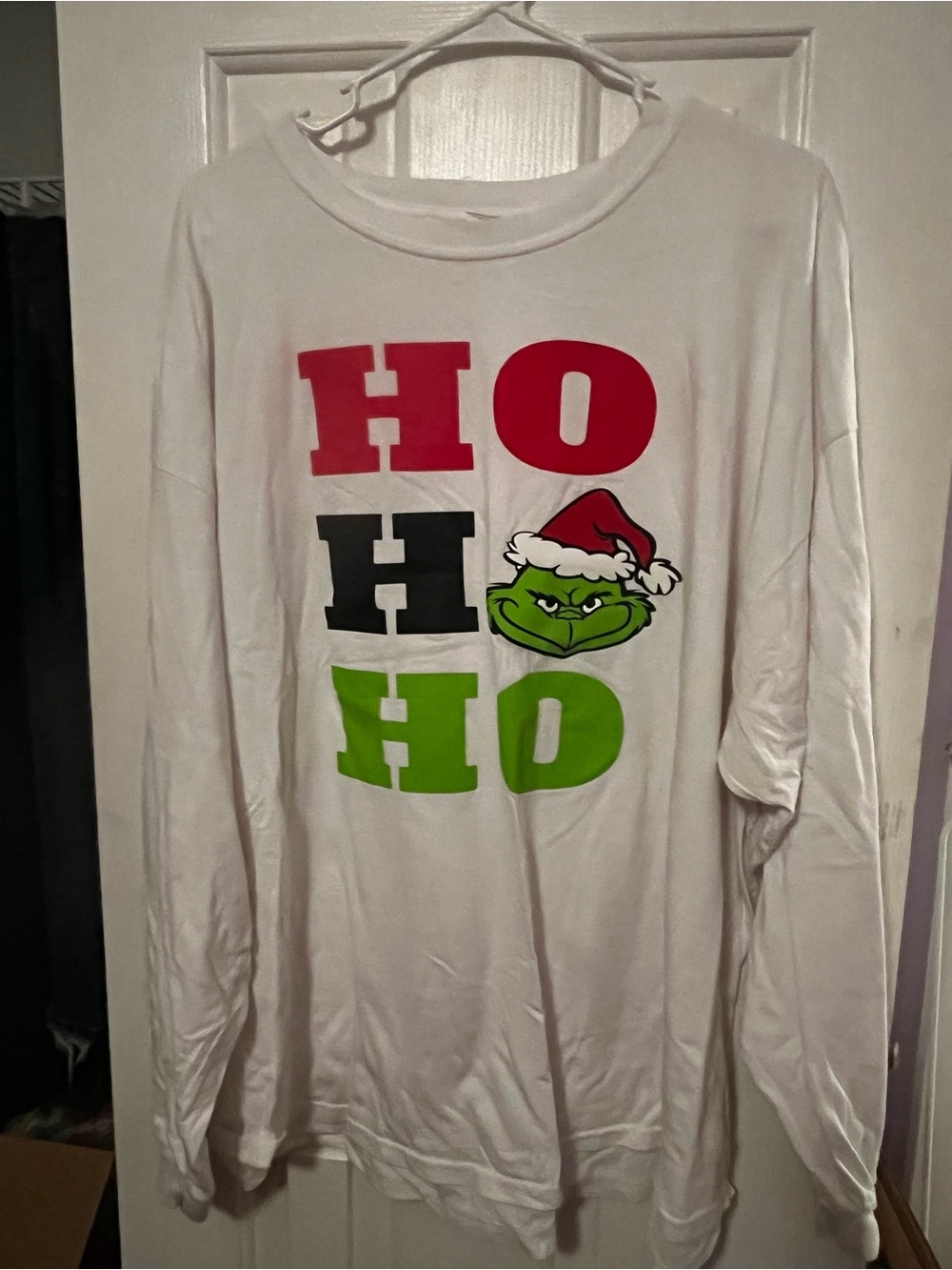 White Holiday 'HO HO HO' Grinch Graphic Long-Sleeve Top